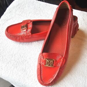 Tory Burch Coral Leather Loafers sz 9.5